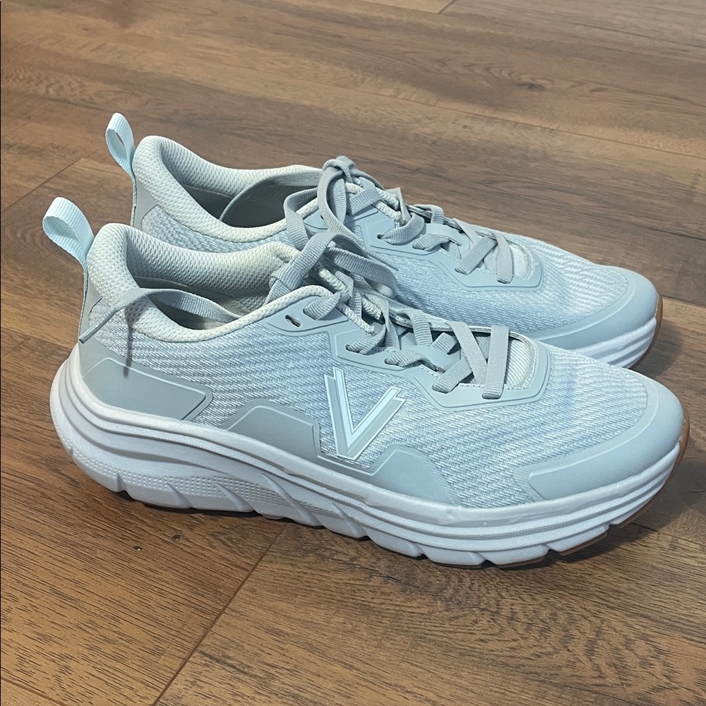 Vionic Walk Max Women’s Blue Sneakers Size 9